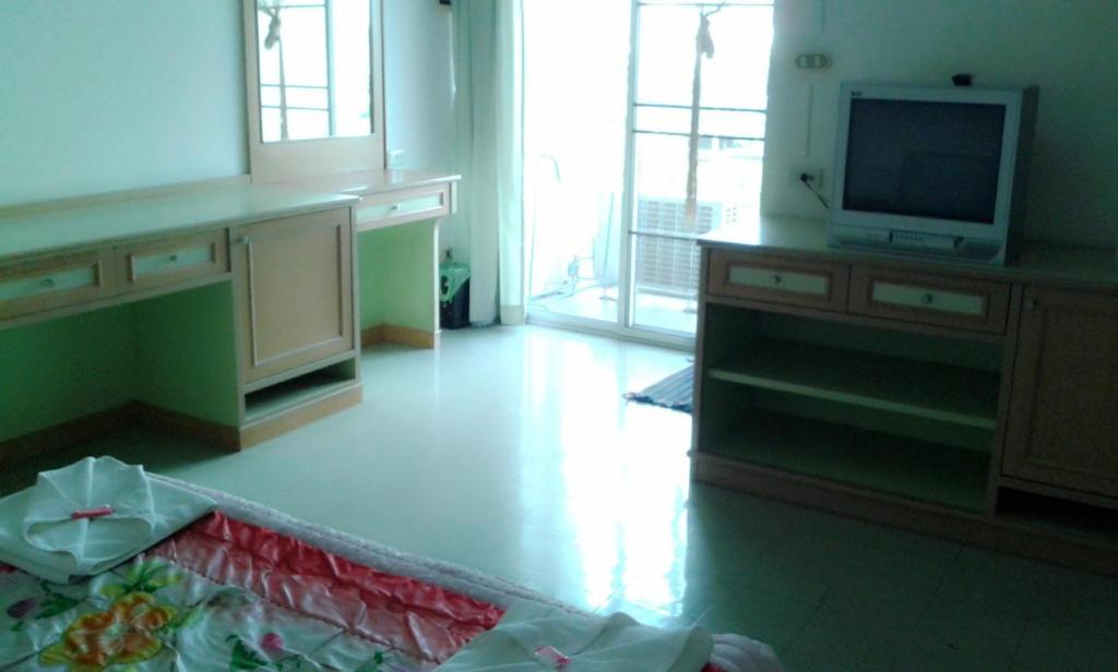 M In Korat Service Apartment Nakhon Ratchasima Ruang foto