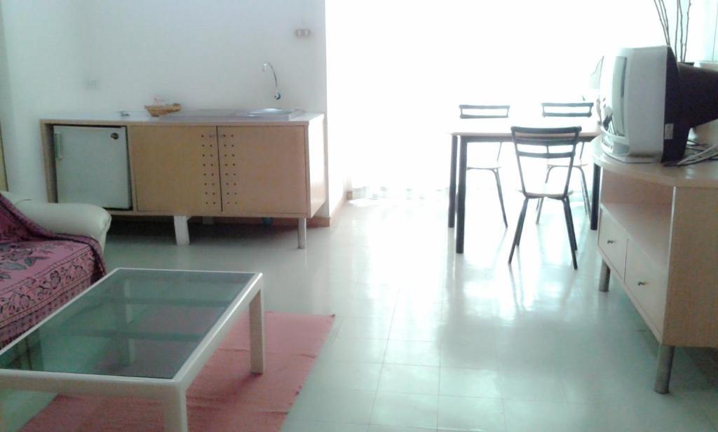 M In Korat Service Apartment Nakhon Ratchasima Ruang foto
