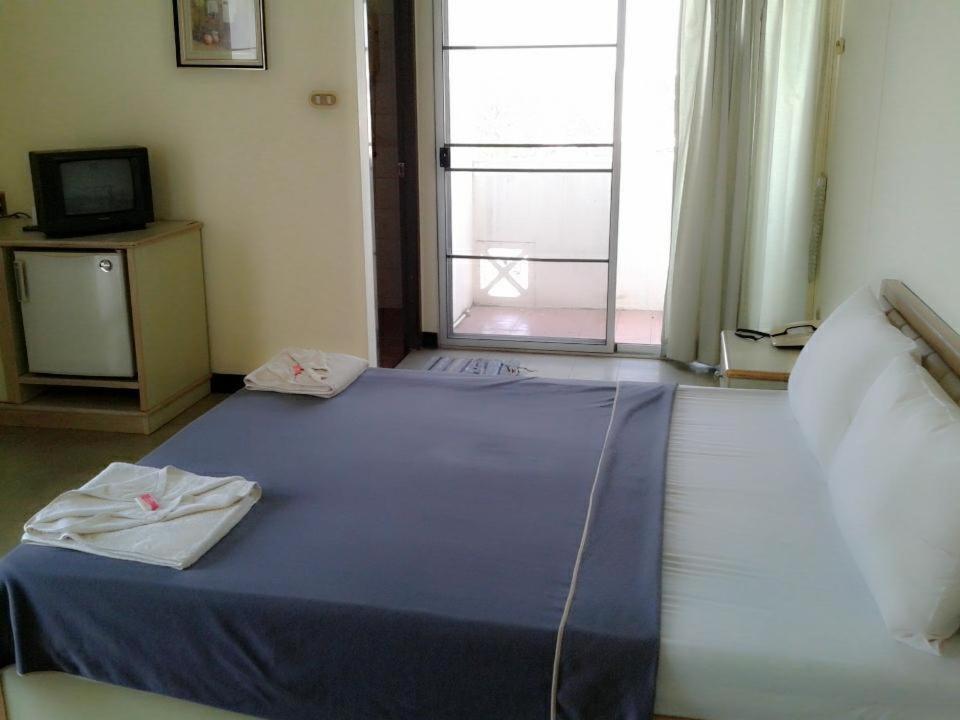 M In Korat Service Apartment Nakhon Ratchasima Bagian luar foto